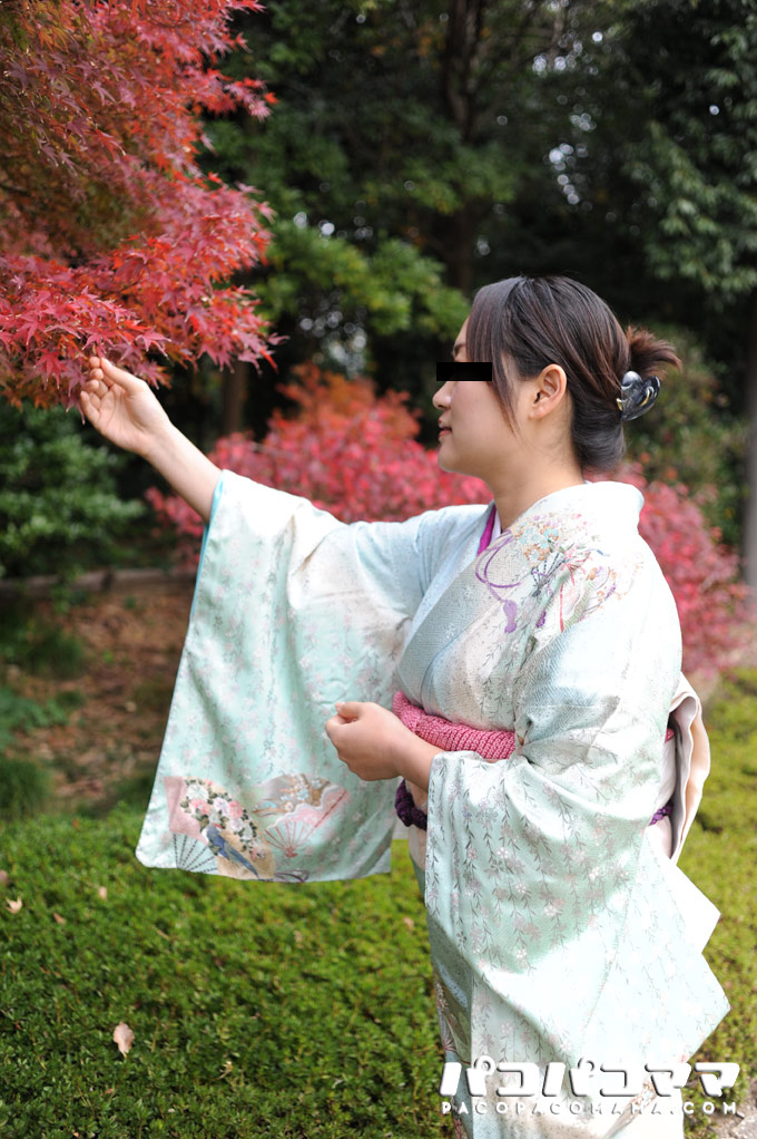 熟女の火遊び飛びっ子装着 〜着物が似合う巨乳美人と野外デート〜