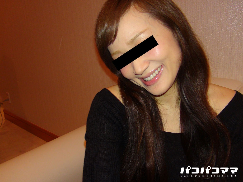 テレクラに電話をさせながら人妻をハメる〜エロかわ奥さんの初AV〜