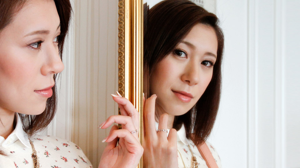 Married Woman's Secret Part Time Job (PacoPacoMama-071820_331)