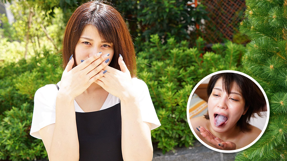 Wives Drink Cum 141 : A lewd wife drinks cum three times in a row during a threesome (PacoPacoMama-080925_100)