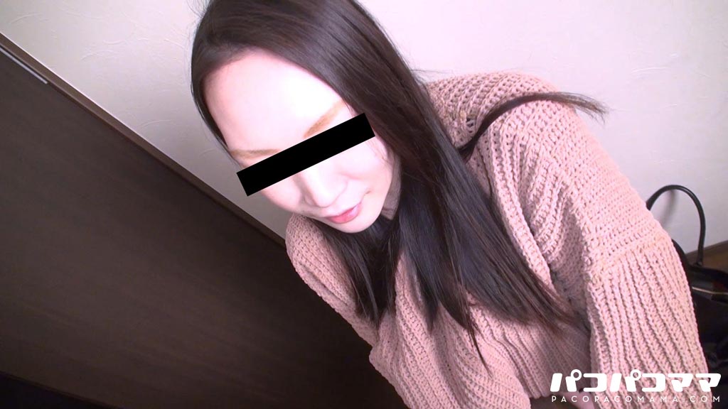 透明感溢れる美白が魅力の微乳奥様ととことんヤリまくる