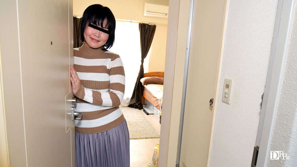Sex In Her Home: A Busty Wife (PacoPacoMama-092117_148) sample image 1