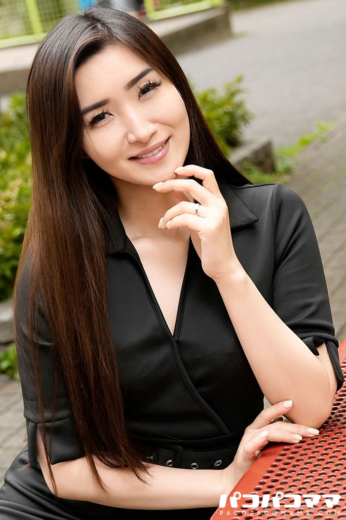 人気の美人妻・美熟女4人の未公開映像SP